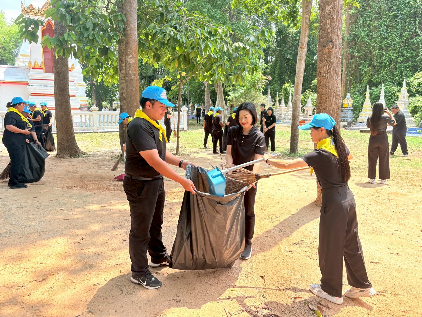 title - ส.ป.ก.ยโสธร ร่วมกิจกรรมจิตอาสาพัฒนา เนื่องในวันคล้ายวันประสูติ สมเด็จพระเจ้าลูกยาเธอ เจ้าฟ้าทีปังกรรัศมีโชติฯ